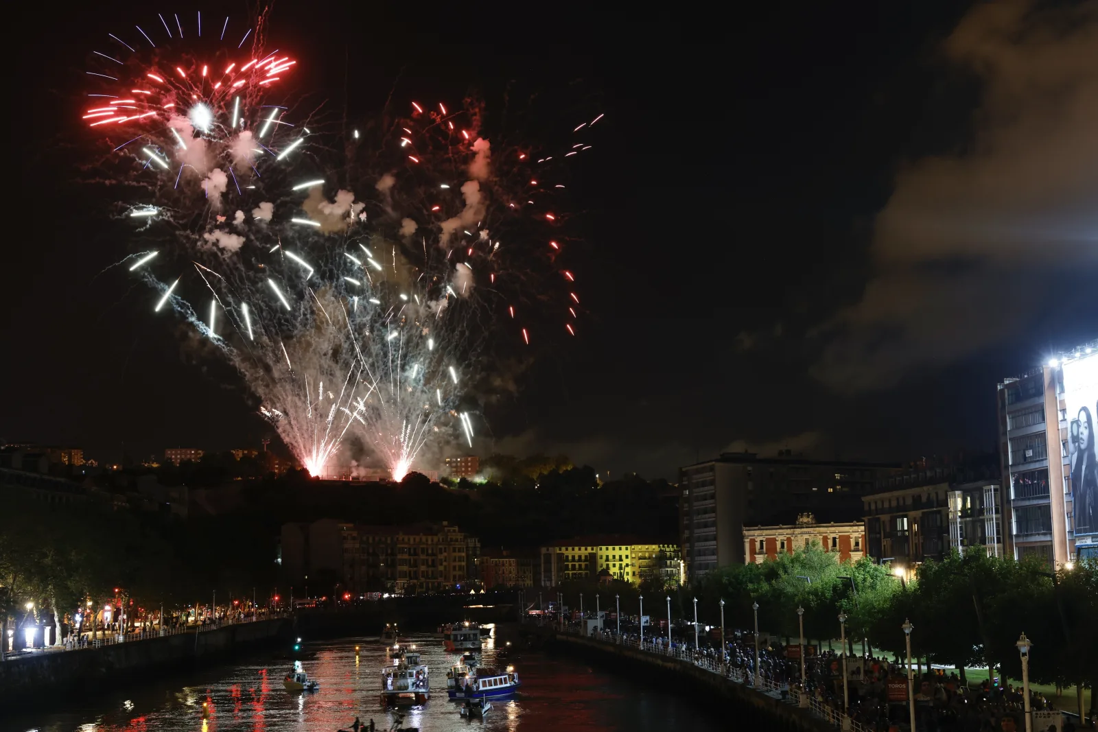 XXXIV Concurso Internacional de Fuegos Artificiales: Pirotecnia Xaraiva (Galicia)