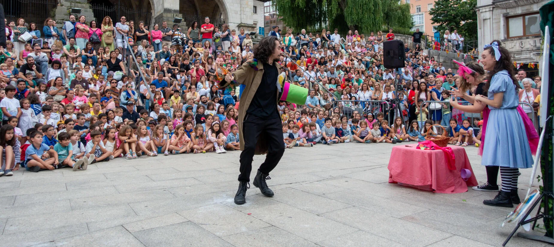 Pequegrande: Cuentacuentos en lengua de signos. Interpretado y narrado en lengua oral | Semana Grande 2026 de Santander