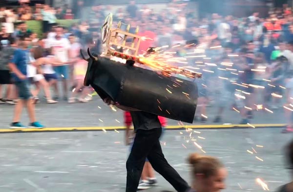 Toro de fuego