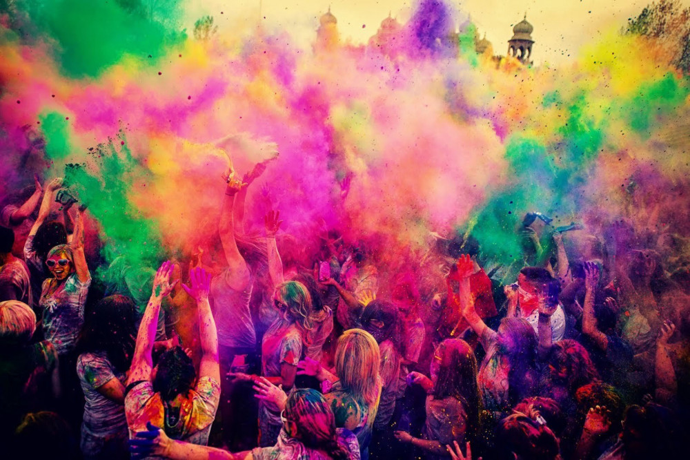Gazte Nagusi Holi Fest