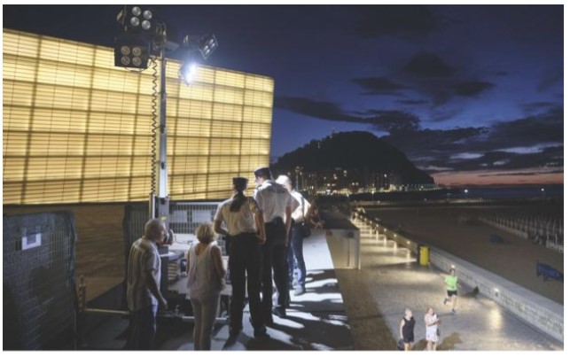Siete torres de iluminación se colocarán tras el Kursaal y en el espigón durante la Aste Nagusia