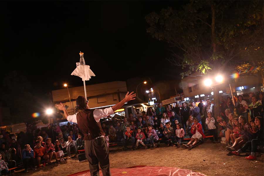 Cia. Magia en Zapatillas presenta su obra «DesEquilibrado», circo y magia
