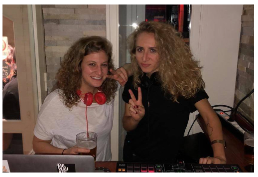 Two Rubias DJ’s
