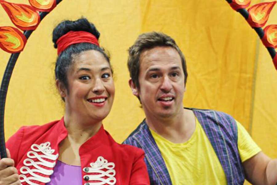 Zirkugintza presenta su espectáculo «Zirkoteke», circo-teatro