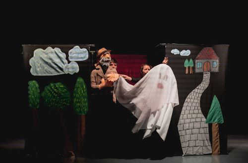 Firulete Antzerkia presenta «Etxe sorginduaren misterioa», teatro musical con marionetas