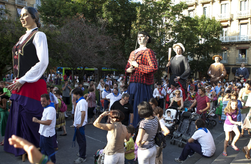 Gigantes y cabezudos